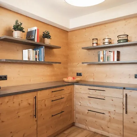 Almhof Apartment *