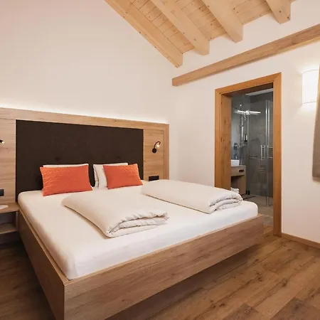 Almhof Apartment *